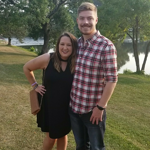 Meet your Posher, Alissa - Picture 2 of 5